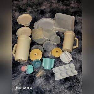 VINTAGE * Tupperware Lot * Pitchers * Lids * Containers * Etc * Replacement